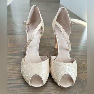 Lace off-white wedding heels, size 8